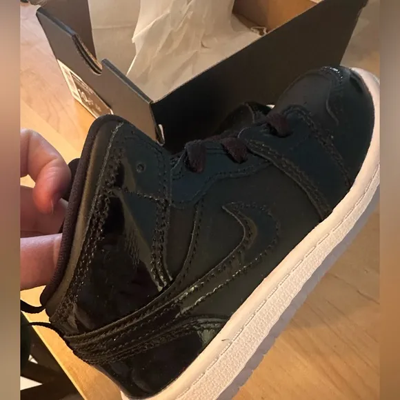 NIB Jordan 1 Mid SE Toddler/Toddler Shoes Black 10C