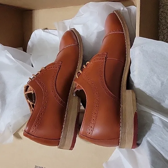 NIB Mens Lace Up Oxford