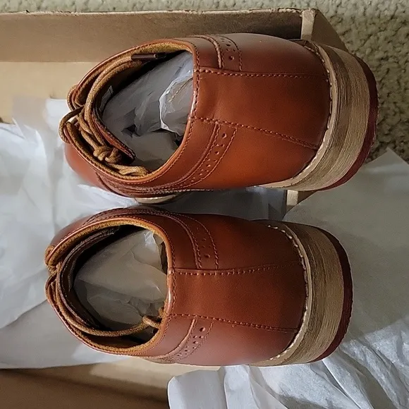 NIB Mens Lace Up Oxford