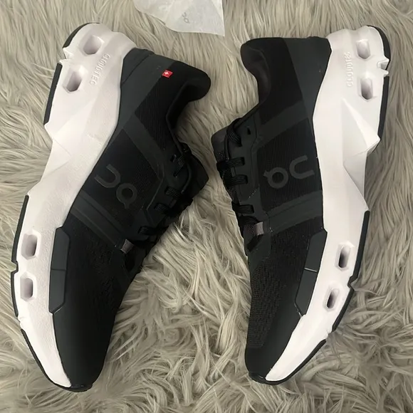 NIB On Cloud sneakers size 8 Cloudpulse