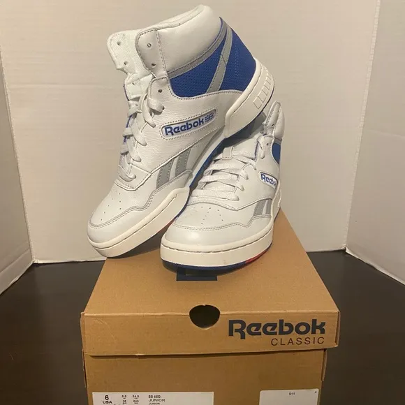 NIB Reebok White high top basketball shoes