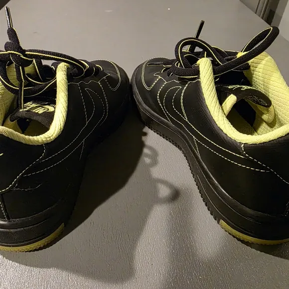 Nike Air Force 1 Black and Yellow Big Boys Sneakers. Like New.