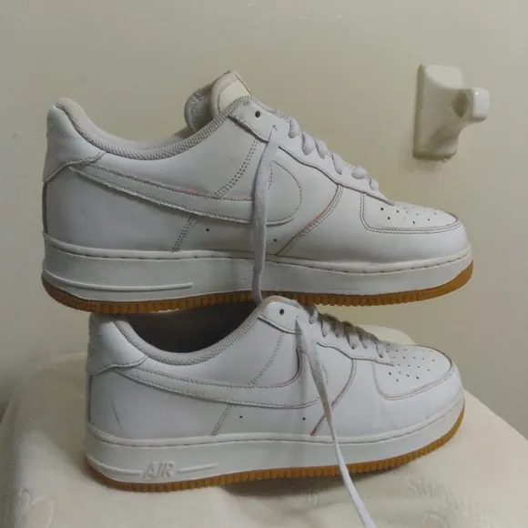 Nike Air Force 1 DJ2739-100 White Sneakers Gum Sole SNEAKERS MENS SZ 11
