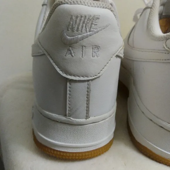 Nike Air Force 1 DJ2739-100 White Sneakers Gum Sole SNEAKERS MENS SZ 11