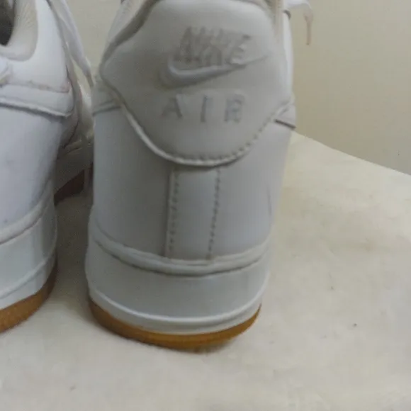 Nike Air Force 1 DJ2739-100 White Sneakers Gum Sole SNEAKERS MENS SZ 11