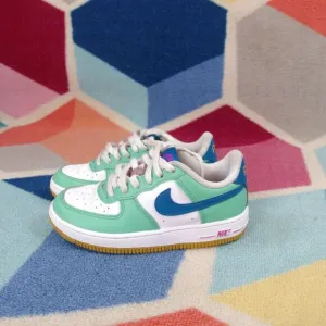 Nike Air Force 1 Low LV8 Play GS Sneakers Green White Blue FJ4808-100 Kids 11 US