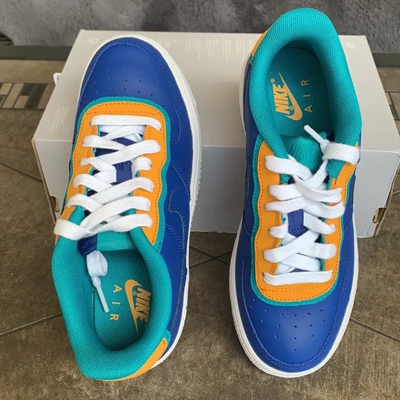 NIKE AIR FORCE 1 LV8 1 DBL WMNS