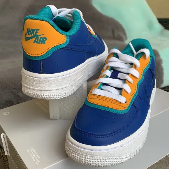 NIKE AIR FORCE 1 LV8 1 DBL WMNS