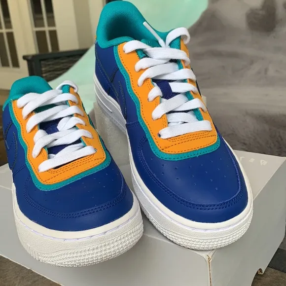 NIKE AIR FORCE 1 LV8 1 DBL WMNS