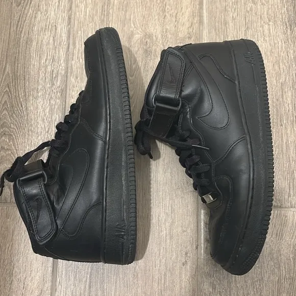Nike Air Force 1 Mens Mid 07' Black Sneaker Shoes