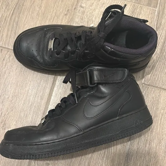 Nike Air Force 1 Mens Mid 07' Black Sneaker Shoes