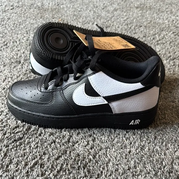 Nike Air Force 1 Next Nature            (Big Kid size 6)