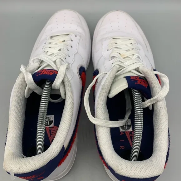 Nike Air Force 1'07 LV8 Mens Size 11 White Red Blue Chenille Swoosh Shoes
