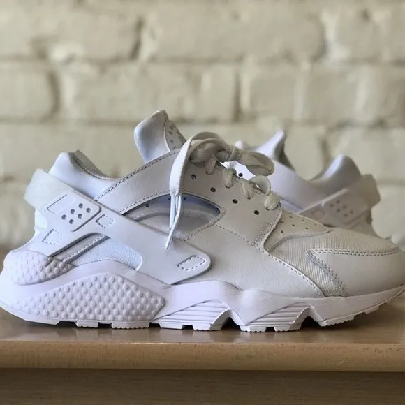Nike Air Huarache Triple White Womens 11/ Mens 9.5 Sneakers Shoes Pure P…