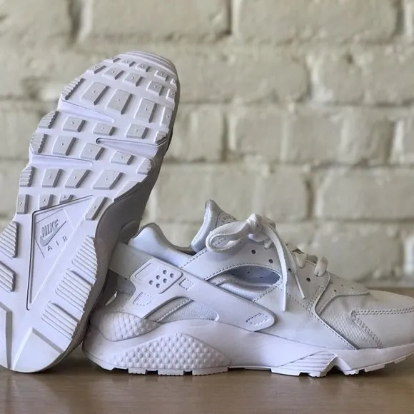Nike Air Huarache Triple White Womens 11/ Mens 9.5 Sneakers Shoes Pure P…