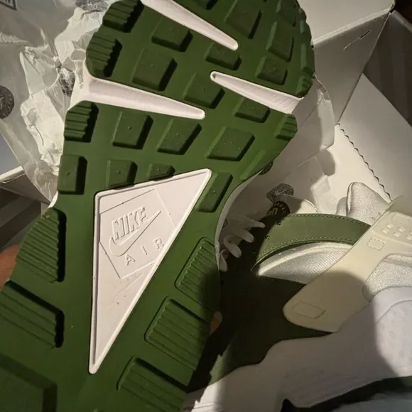 Nike air Hurarache Stussy Dark olive(2021) limited edition