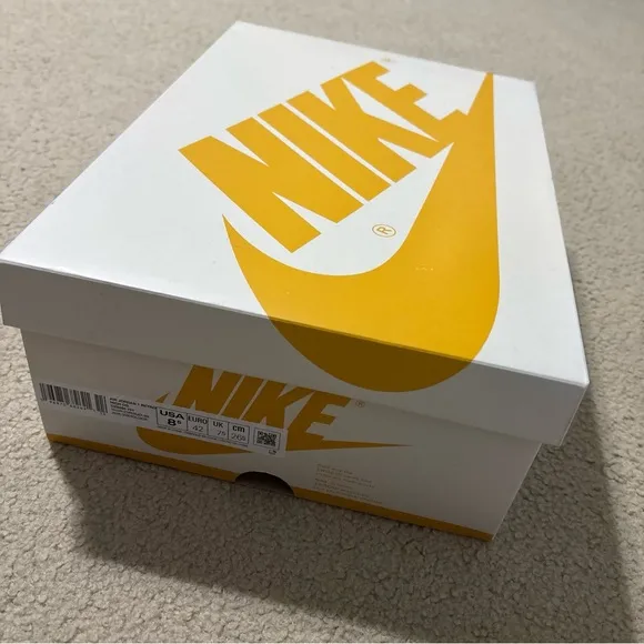 Nike Air Jordan 1 Men’s Size 8.5 Retro High OG Yellow Ochre DZ5485-701 Sneakers