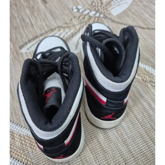 Nike Air Jordan 1 Mid Basketball Shoes Black White Red Sneakers Size 5.5Y
