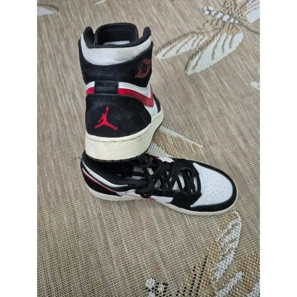 Nike Air Jordan 1 Mid Basketball Shoes Black White Red Sneakers Size 5.5Y