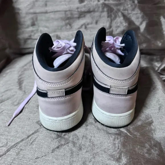 NIKE AIR JORDAN 1 MID GS Size 6.5Y Pink Foam Black Rose OG Cotton Candy 555112-6