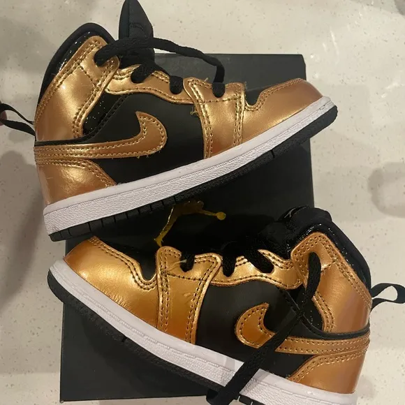 Nike Air Jordan 1 Mid SE (TD) “Metallic Gold Black” Mid Top Lace Up Toddler