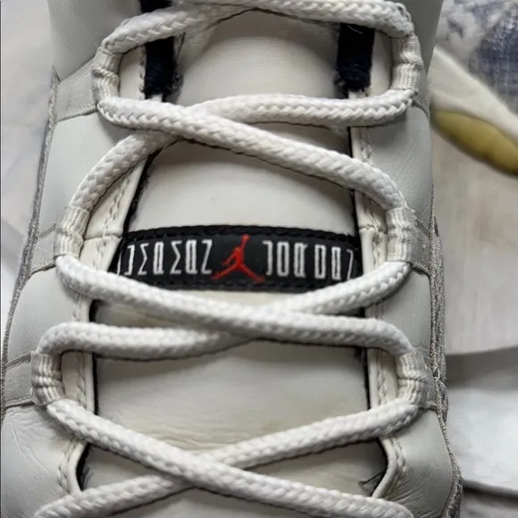 Nike Air Jordan 11Low Snake Light Bone size 18