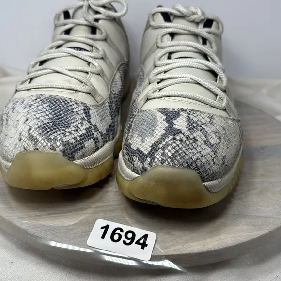 Nike Air Jordan 11Low Snake Light Bone size 18