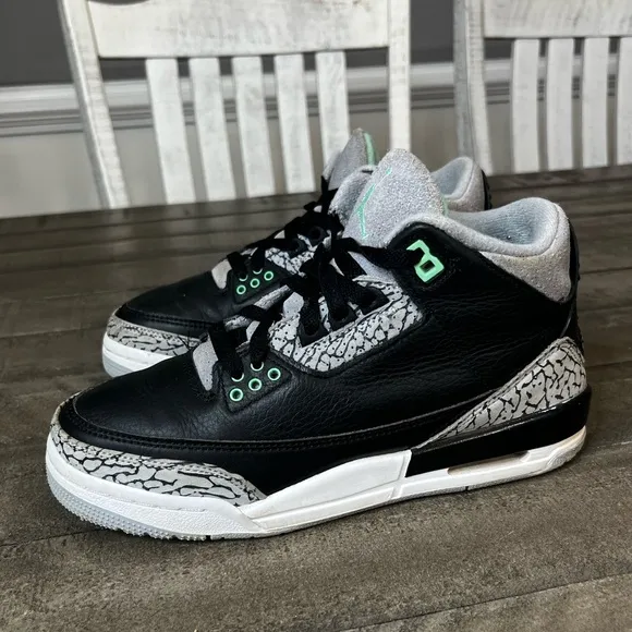 Nike Air Jordan 3 Green Glow Sneakers Sz 7