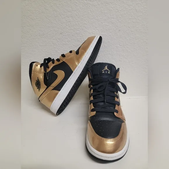Nike Air Jordan Black and Gold Sneakers