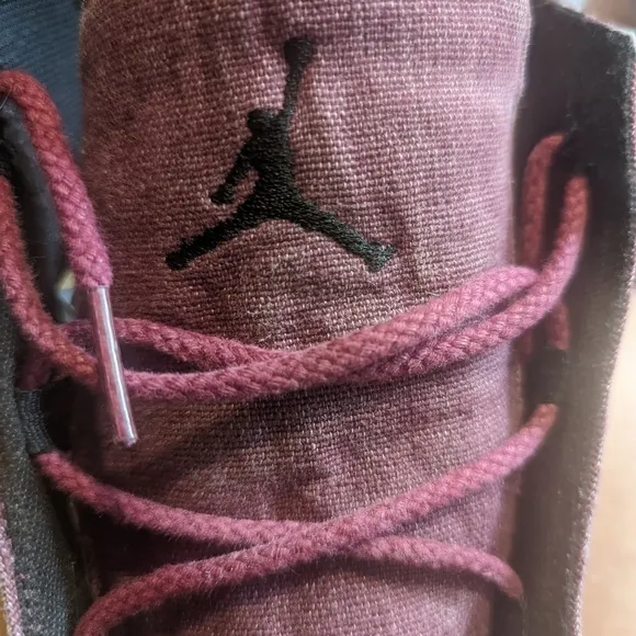 Nike Air Jordan V.2. Grown Men's Burgundy Shoes Sneakers Size 10