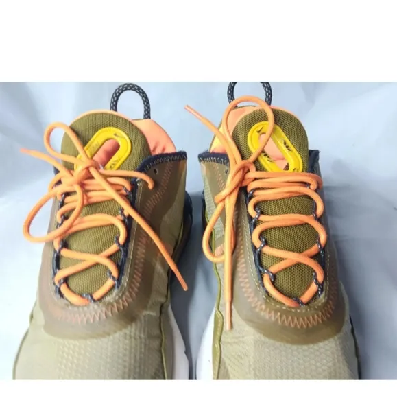 Nike Air Max 2090 Olive Flak University Gold Womens Size 7 Sneakers DC1875-300