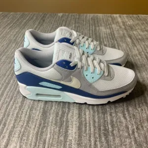 Nike Air Max 90 Mens 9.5 White Platinum Glacier Blue Men's Shoes NEW