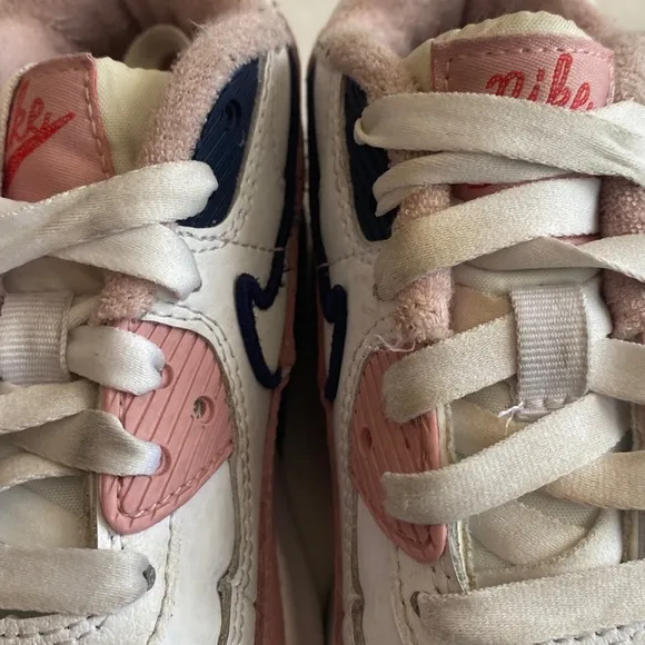 Nike Air Max 90 SE Low White Pink Glaze Gum Sneakers Shoes Youth Girls Size 11 C