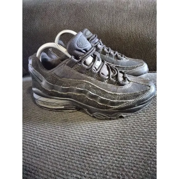 Nike Air Max 95 Youth Size 6.5/W8 Shoes Triple Black 307565-055 Sneakers