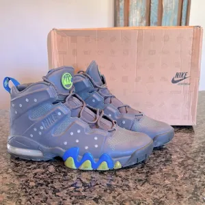 Nike air max Barkley Gray and Blue Sneakers EUC 10.5