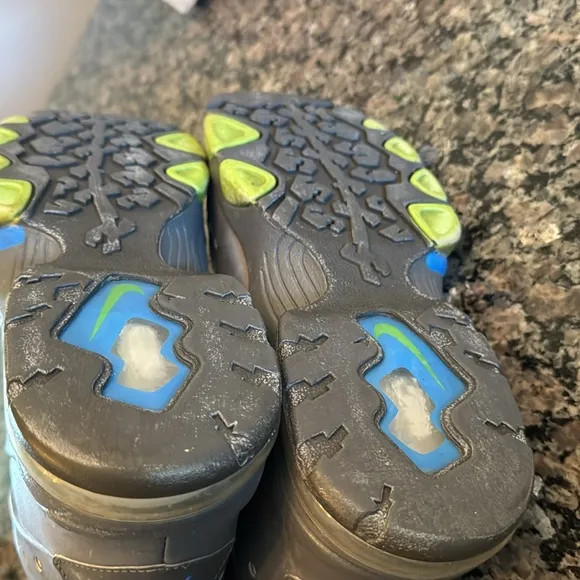 Nike air max Barkley Gray and Blue Sneakers EUC 10.5
