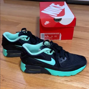 Nike Air Max Black and Mint Sneakers
