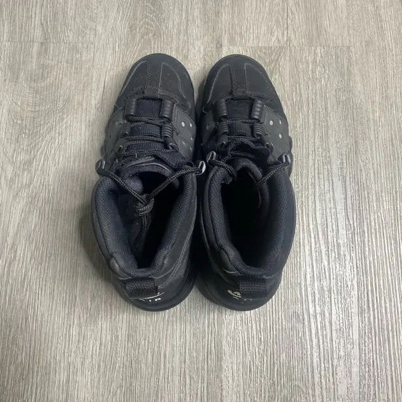 Nike Air Max CB 94 Black GS Boys Shoe Size 6.5Y Black 309560-010 Preowned