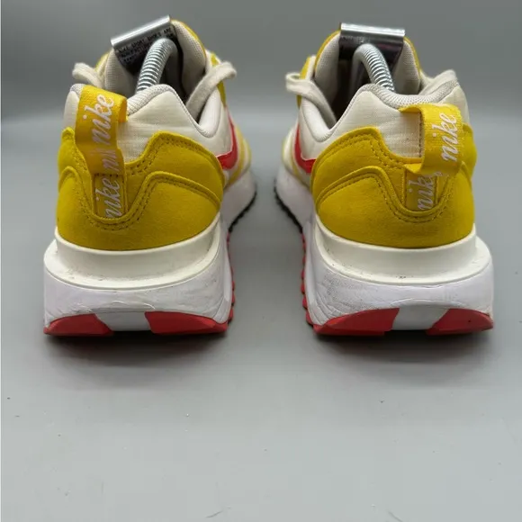 Nike Air Max Dawn Vivid Sulfur Siren Red Men Size 9 Running Jogging Shoes