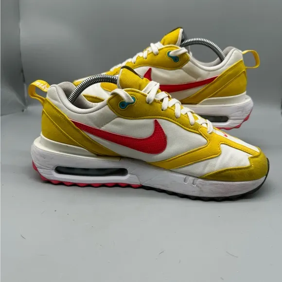 Nike Air Max Dawn Vivid Sulfur Siren Red Men Size 9 Running Jogging Shoes