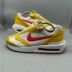 Nike Air Max Dawn Vivid Sulfur Siren Red Men Size 9 Running Jogging Shoes
