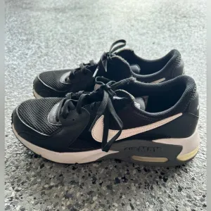 Nike Air Max Excee Black White Grey Women's Size 8.5 Shoes Sneakers CD5432-003