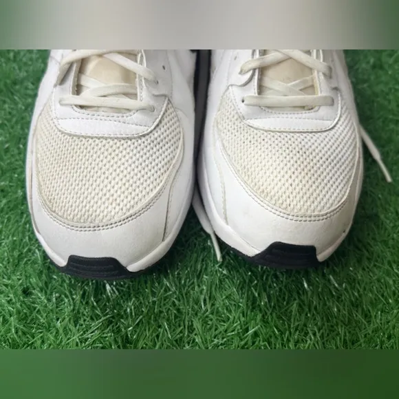 Nike Air Max ExceeWhite Size 12