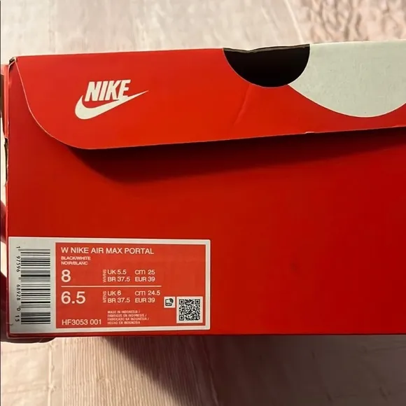 Nike Air Max Portal women size 8 men 6