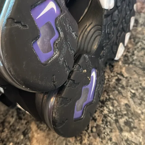 Nike air Max2 CB Black and White Sneakers with Purple Accents sneakers EUC 10.5