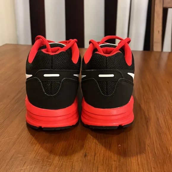 Nike Air Relentless 4 shoes sneakers new 685138 006 Mens Size 8