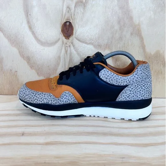 Nike - Air Safari - Sneakers - Gray/Black/Orange - Men's - 8 - AO3295-001