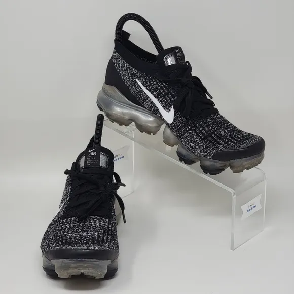 Nike Air VaporMax Flyknit 3 Womens Size 7 Athletic Shoes Sneakers AJ6910-001