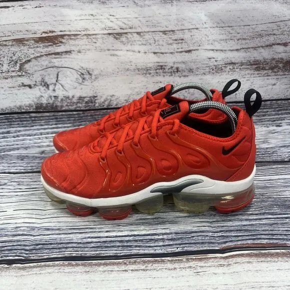 Nike Air Vapormax Plus Chile Red Sneakers Shoes Women’s Size 9.5