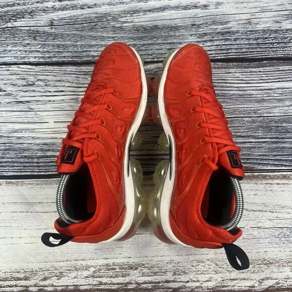 Nike Air Vapormax Plus Chile Red Sneakers Shoes Women’s Size 9.5